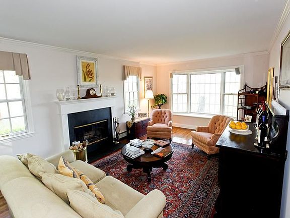 Manor Woods Colonial