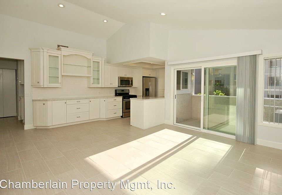 1st image of 400 N Myers St Unit 18