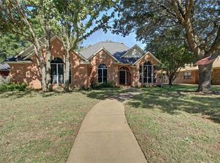 34 Crestwood Dr, Trophy Club, TX 76262