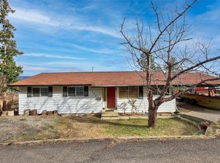 1398 Crestwood Dr, Kamloops, BC V2C 5H2