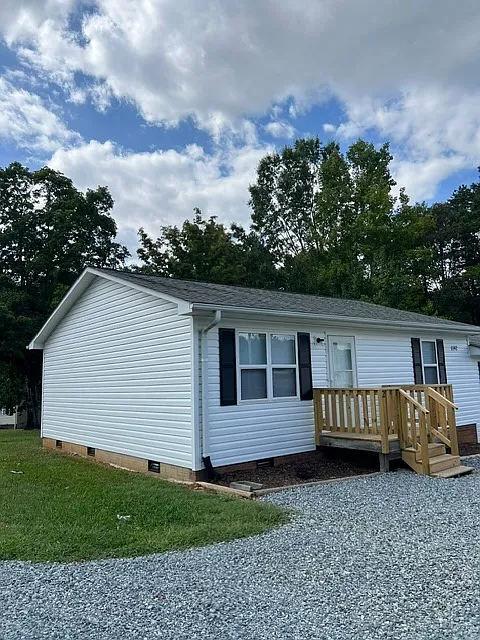 2 bed, $1,275 — Photo 2