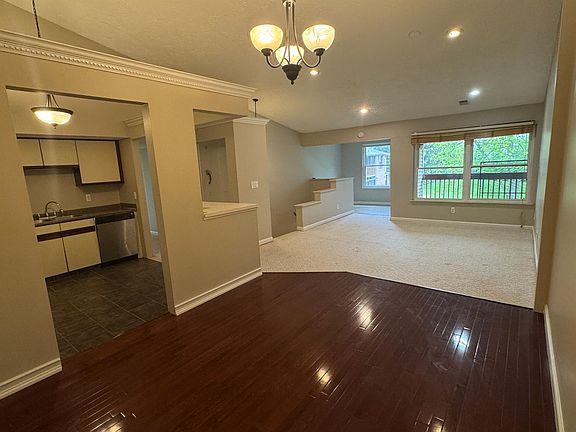 4th image of 19317 Surrey Ln