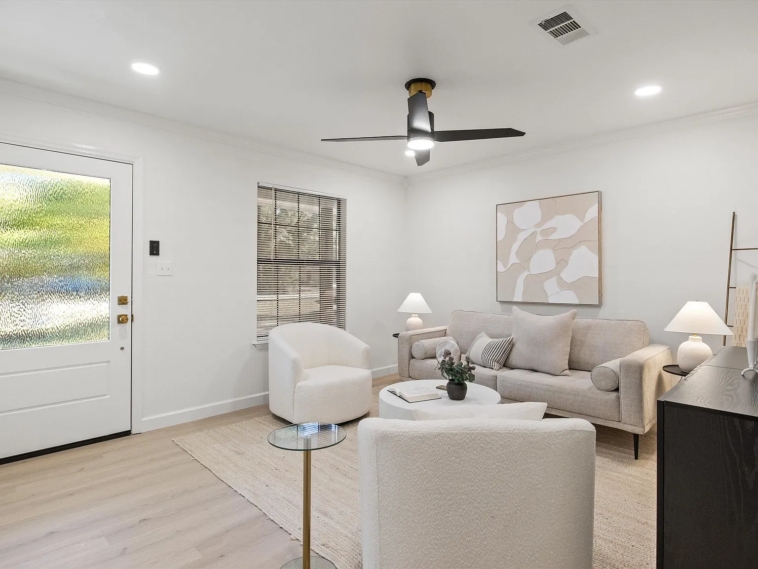 3 bed, 1.0 bath, 1285 sqft, $1,675 — Photo 4