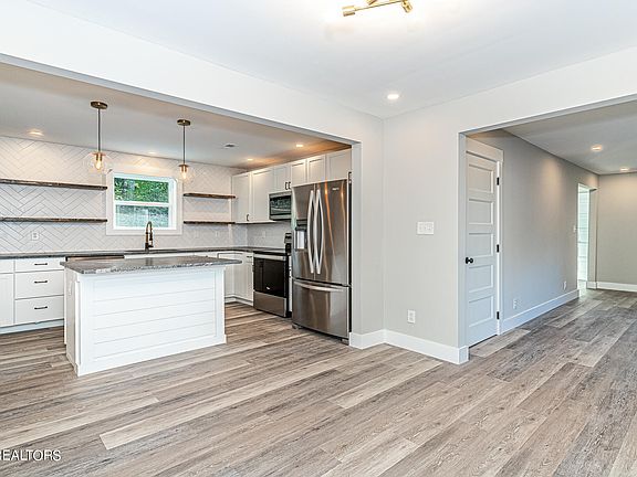 4th image of 5700 S Briscoe Cir