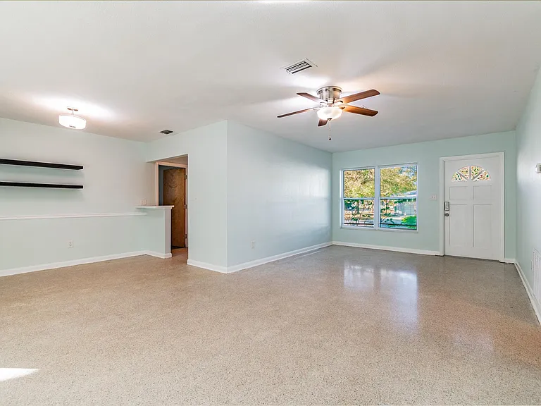 677 Oakwood Dr — Photo 14