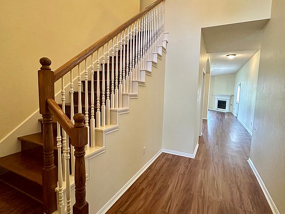 Double ceiling, entrance foyer