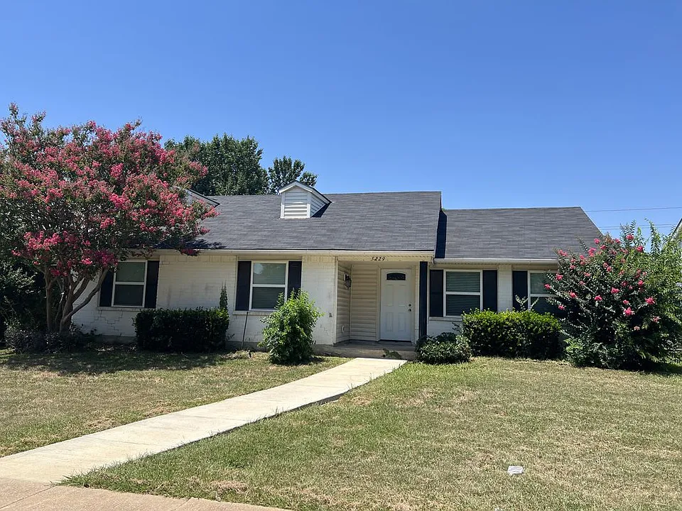 5229 Goodman Dr