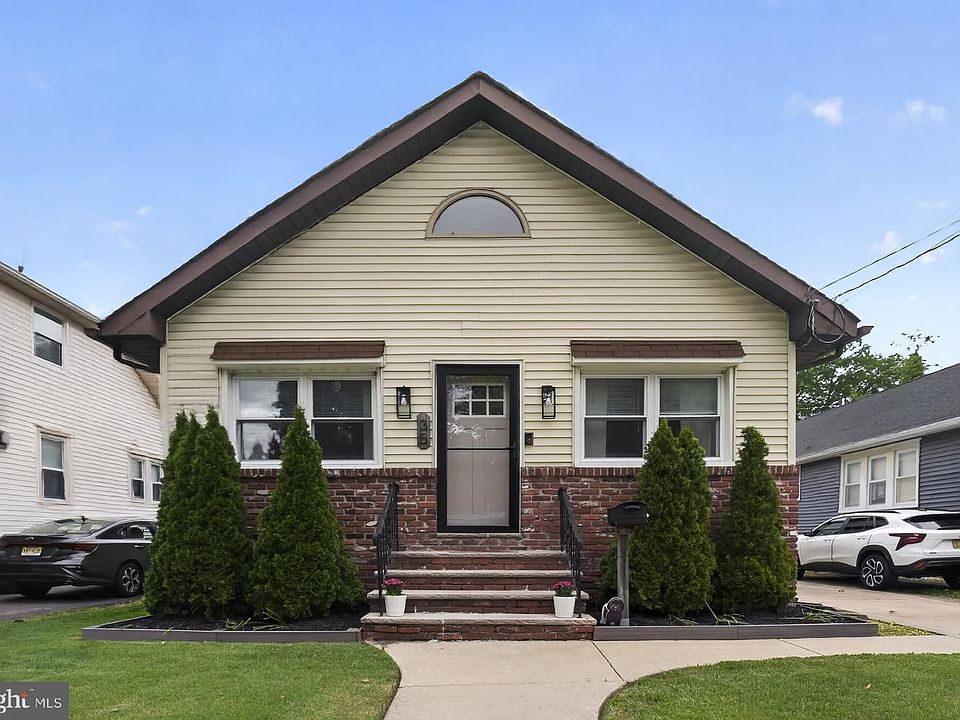 1st image of 35 Manor Ave