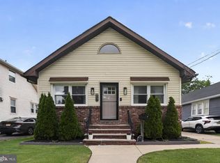 35 Manor Ave, Oaklyn, NJ 08107