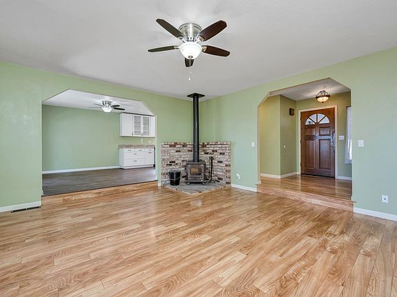 5th image of 18437 Park Point Ct