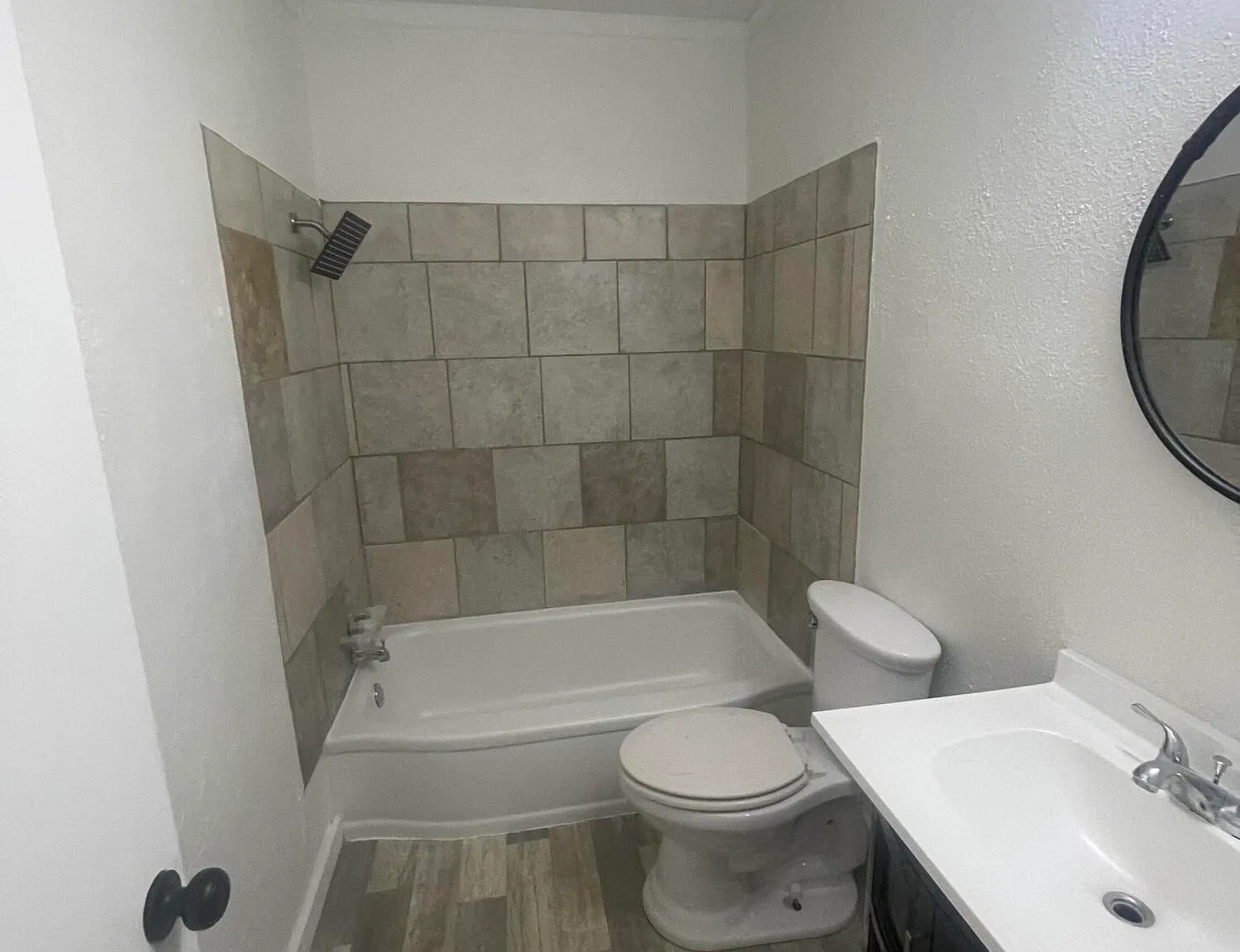 3 bed, 2.0 bath, 1123 sqft, $1,300 — Photo 4