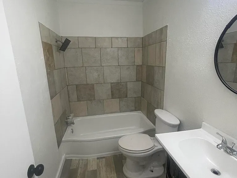 2157 Ludlow Ave — Photo 4