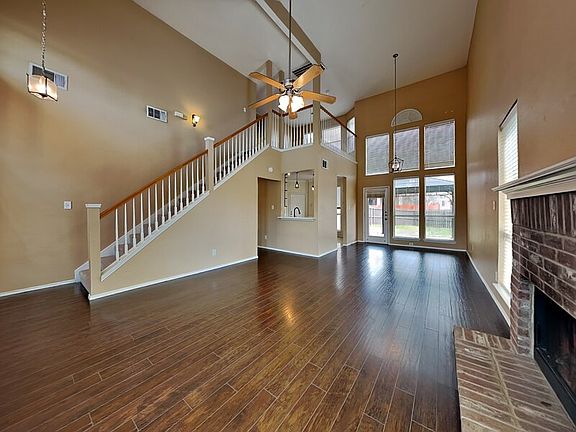 3rd image of 3158 Market Center Dr
