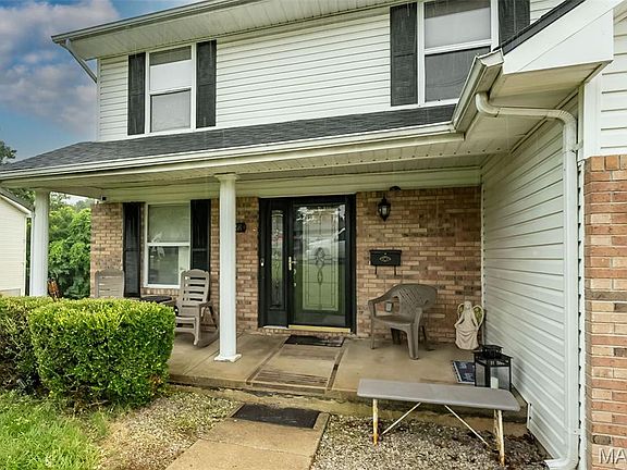3rd image of 2328 Pohlman Rd