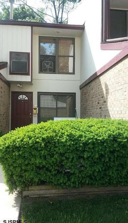 2nd image of 1801 Laurel Rd Unit 609