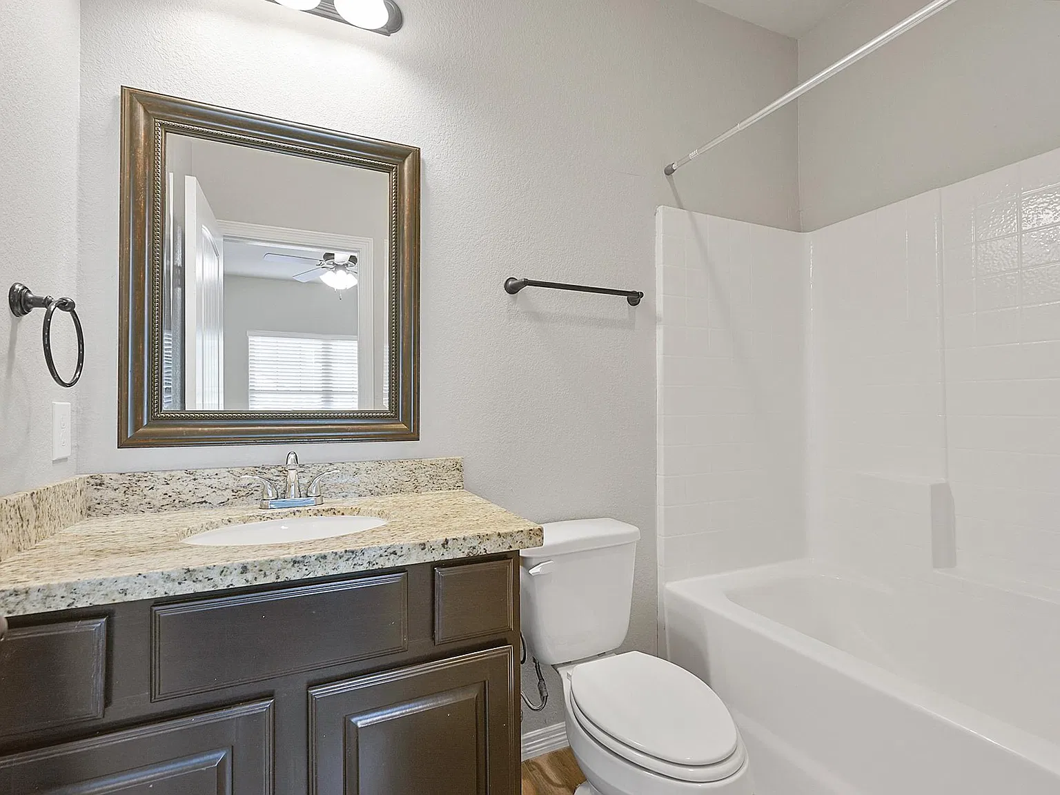 407 Cooner St — Photo 4