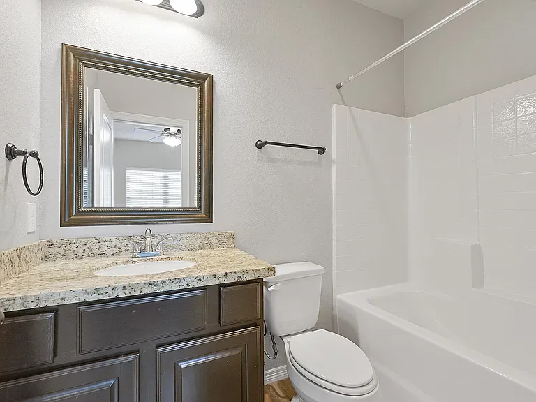 401 Ash St #B — Photo 23