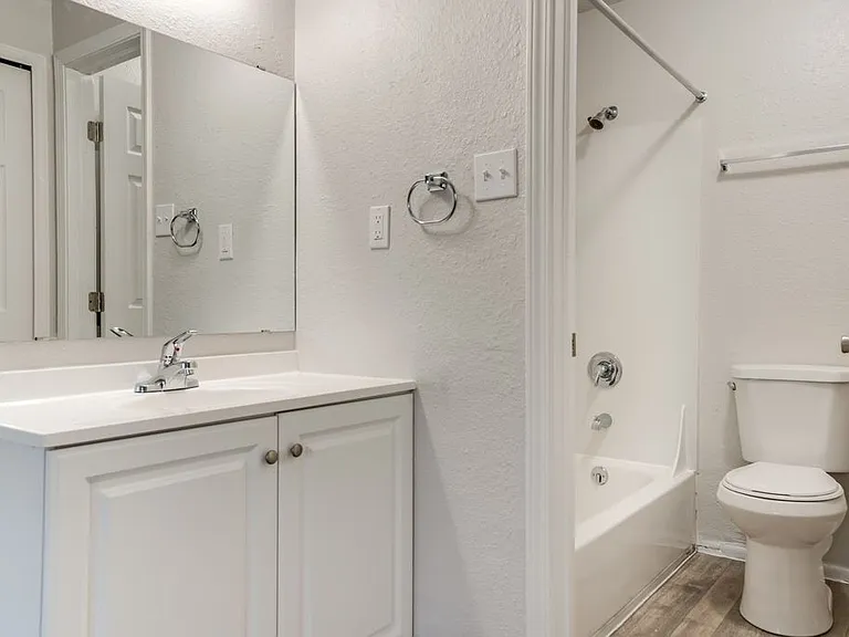 Woodland Apts San Antonio — Photo 6