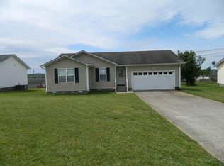 611 Avondale Rd, Oak Grove, KY 42262