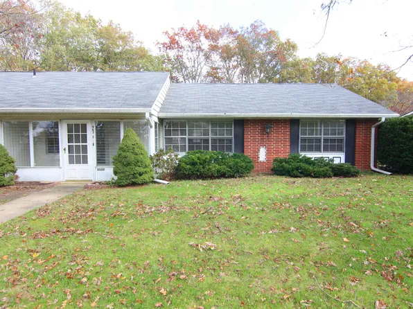 463D Portsmouth Drive #1004, Lakewood, NJ 08701