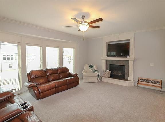 3rd image of 10029 N Lawn Ave