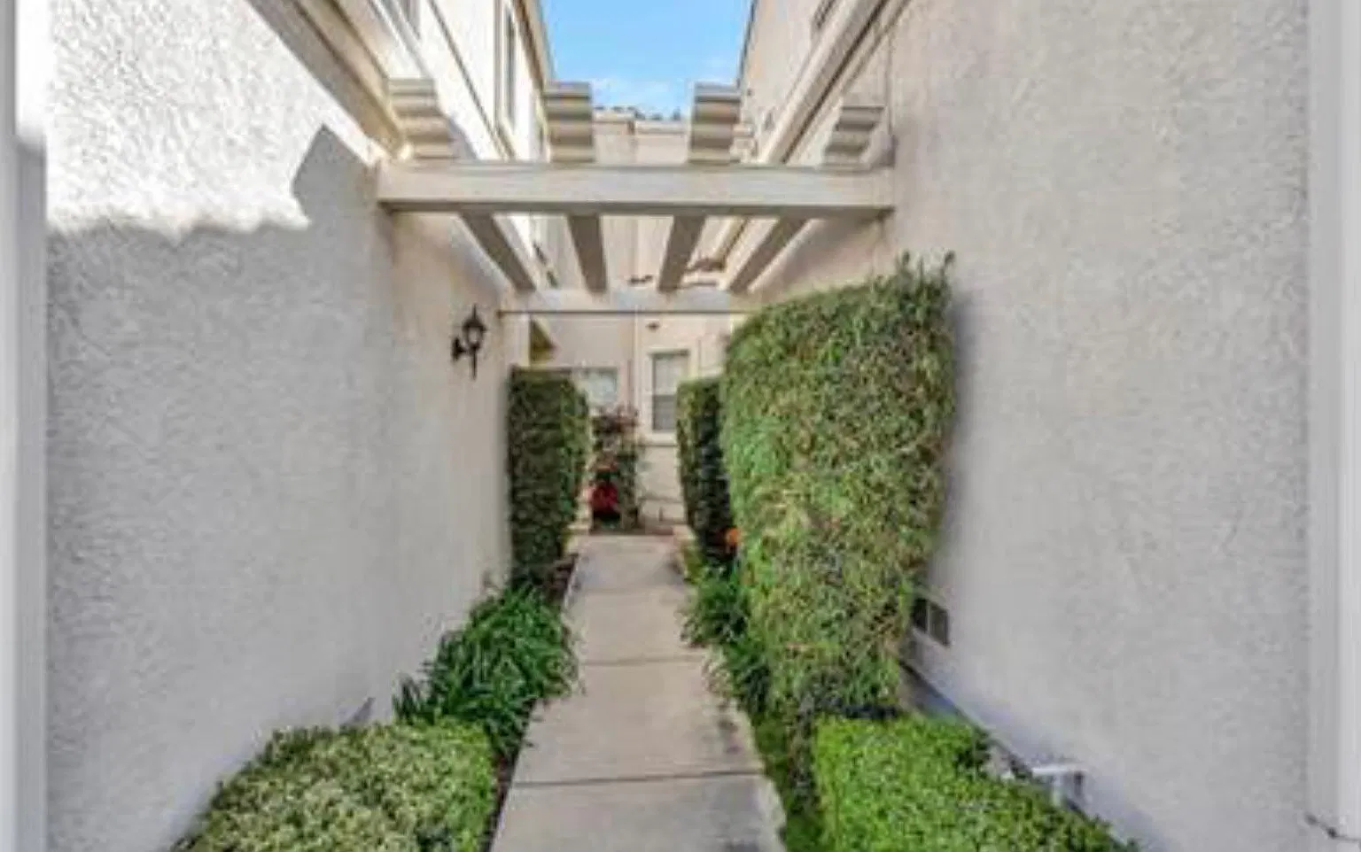352 Carrione Ct — Photo 4