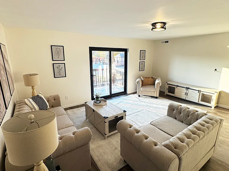 Maison Hills Community — Photo 13