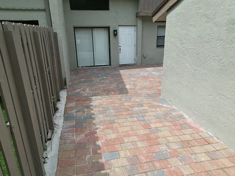 10532 SW 112th Ave — Photo 17