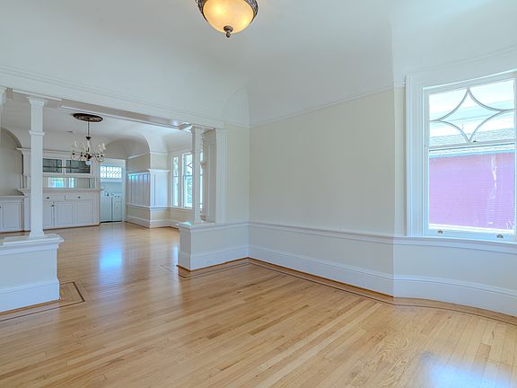5th image of 364 Cypress Ave