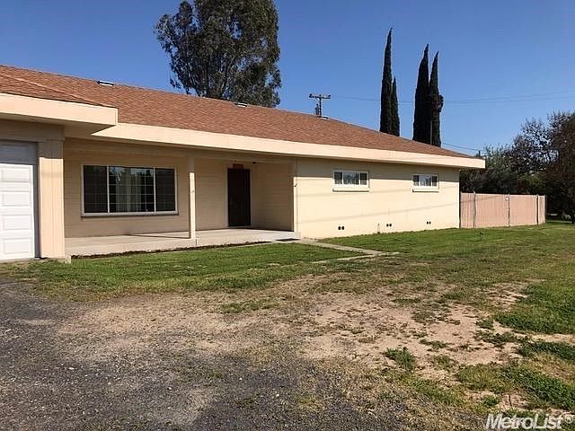 Country living convenient to town! 2 bedroom, 2 bath home over 1600 square feet with newer windows, roof and many updates. RV gate and 1/3 acre lot too...