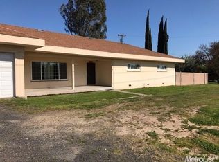 137 S Stearns Rd, Oakdale, CA 95361