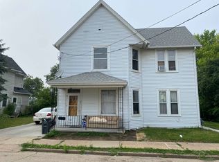 451 W 16th St, Dubuque, IA 52001