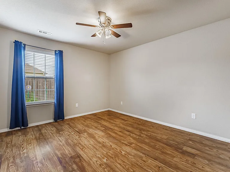 530 Lasso Ln — Photo 17