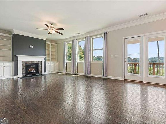 2nd image of 522 Rosemont Ave