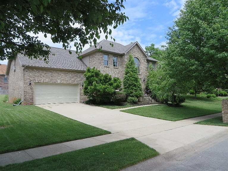 1st image of 825 Meadowbrook Dr