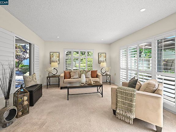 5th image of 2217 Pine Knoll Dr Unit 3