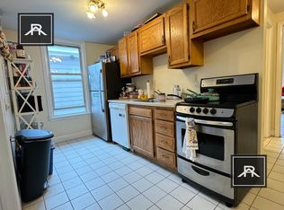 214 Freeman St #2, Brookline, MA 02446