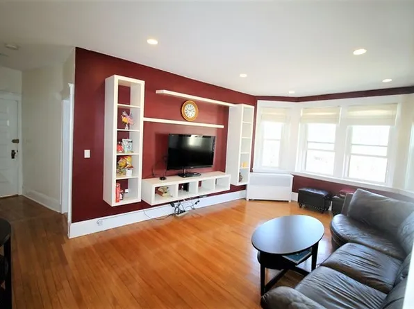 54 Dwight St #15, Brookline, MA 02446