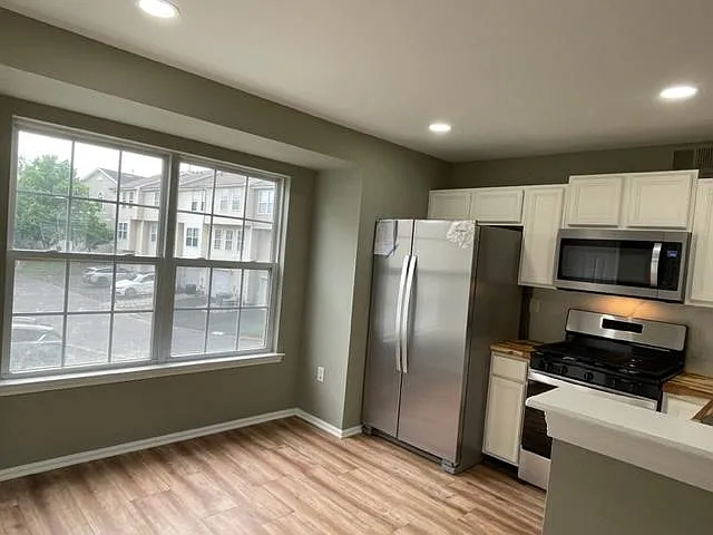 31 Woodlake Dr — Photo 2