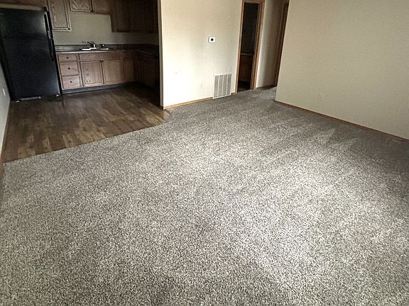 3rd image of 1637 Carriage Hill Dr APT 8