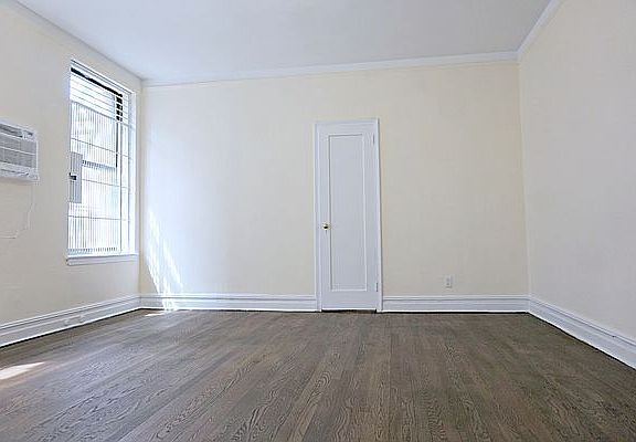 4th image of 925 W End Ave APT 2C
