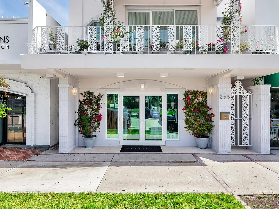 255 Royal Poinciana Way