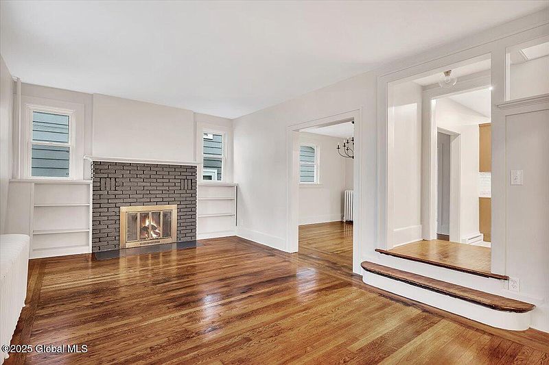 4th image of 62 Eileen Street