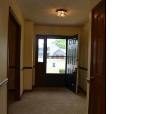 6195 Lakemoore Pl, Fayetteville, NC 28304