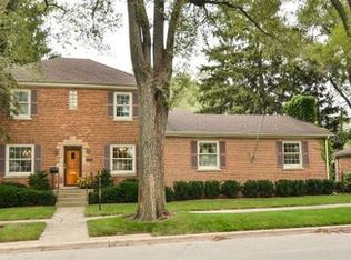 5455 Suffield Ter, Skokie, IL 60077