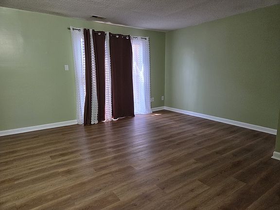 3rd image of 7719 Kingsberry Ct