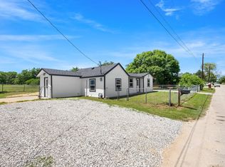 903 1st St, Bridgeport, TX 76426