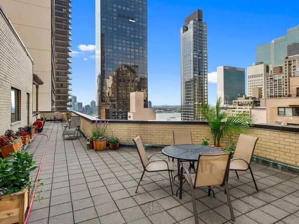 301 East 48th Street image 1 of 3