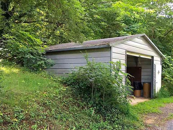 3rd image of 5425 Ames Gap Ln