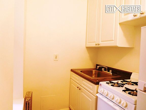 5th image of 355 W 85th St APT 3